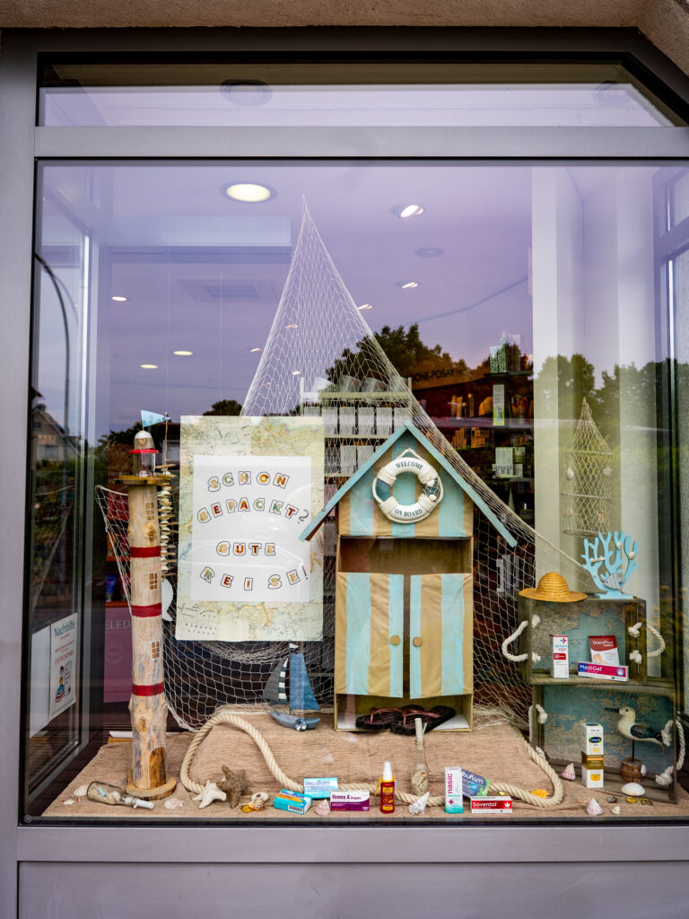 Schaufenster der Schöffen-Apotheke